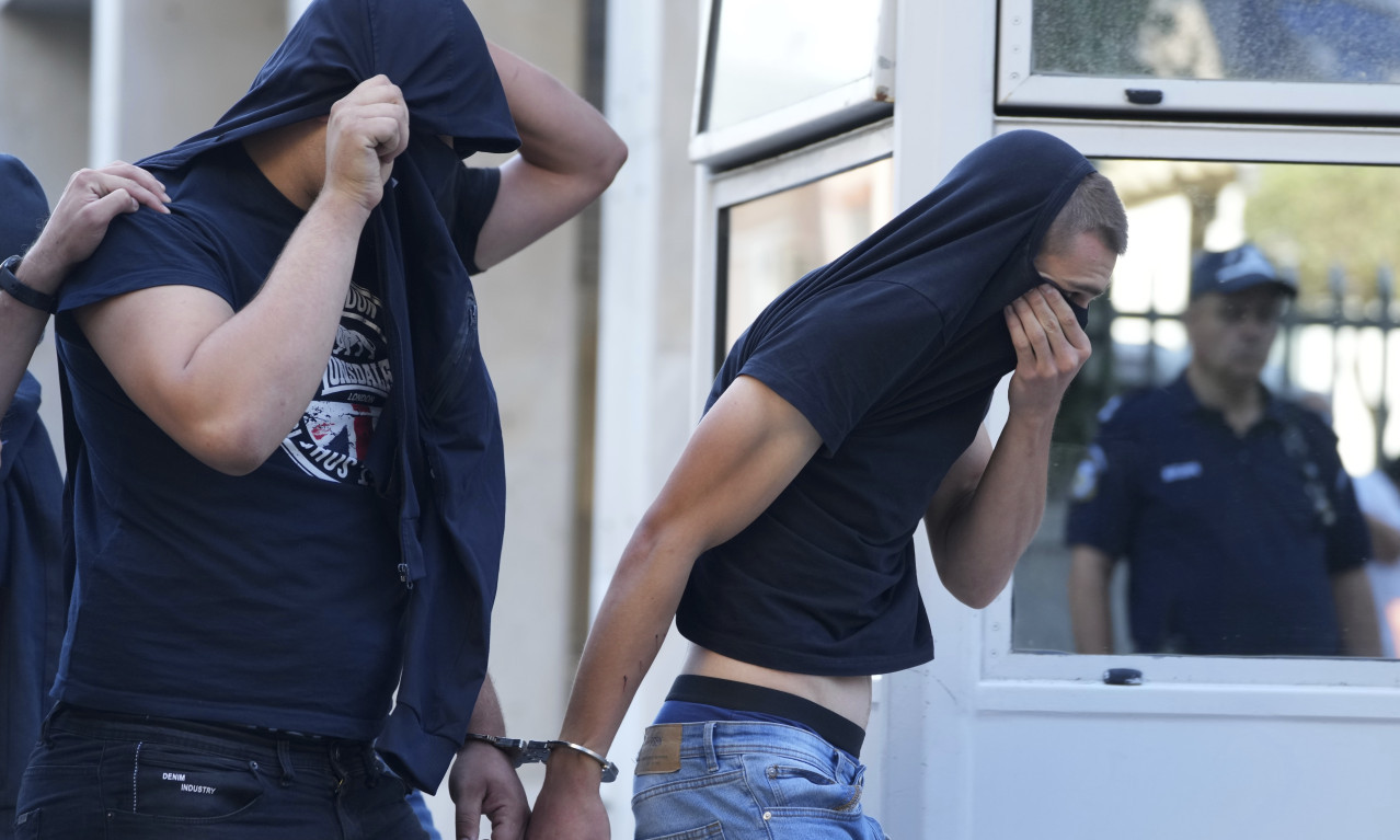 UBISTVO navijača u ATINI: Određen PRITVOR za još 40 HULIGANA koji su PRIZNALI krivicu za incidente