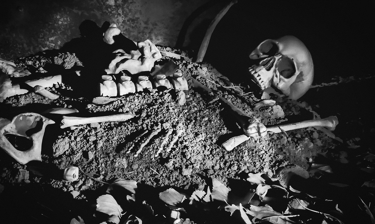 Sprečili da USTANE iz mrtvih: Na groblju iz 17. veka ISKOPANI posmrtni ostaci deteta sa KATANCEM oko noge
