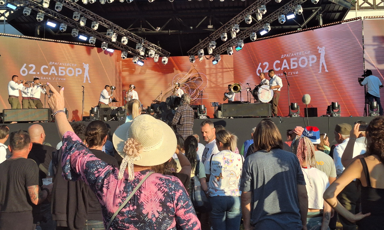 IDEMO: Počelo FINALNO takmičenje Dragačevskog SABORA TRUBAČA