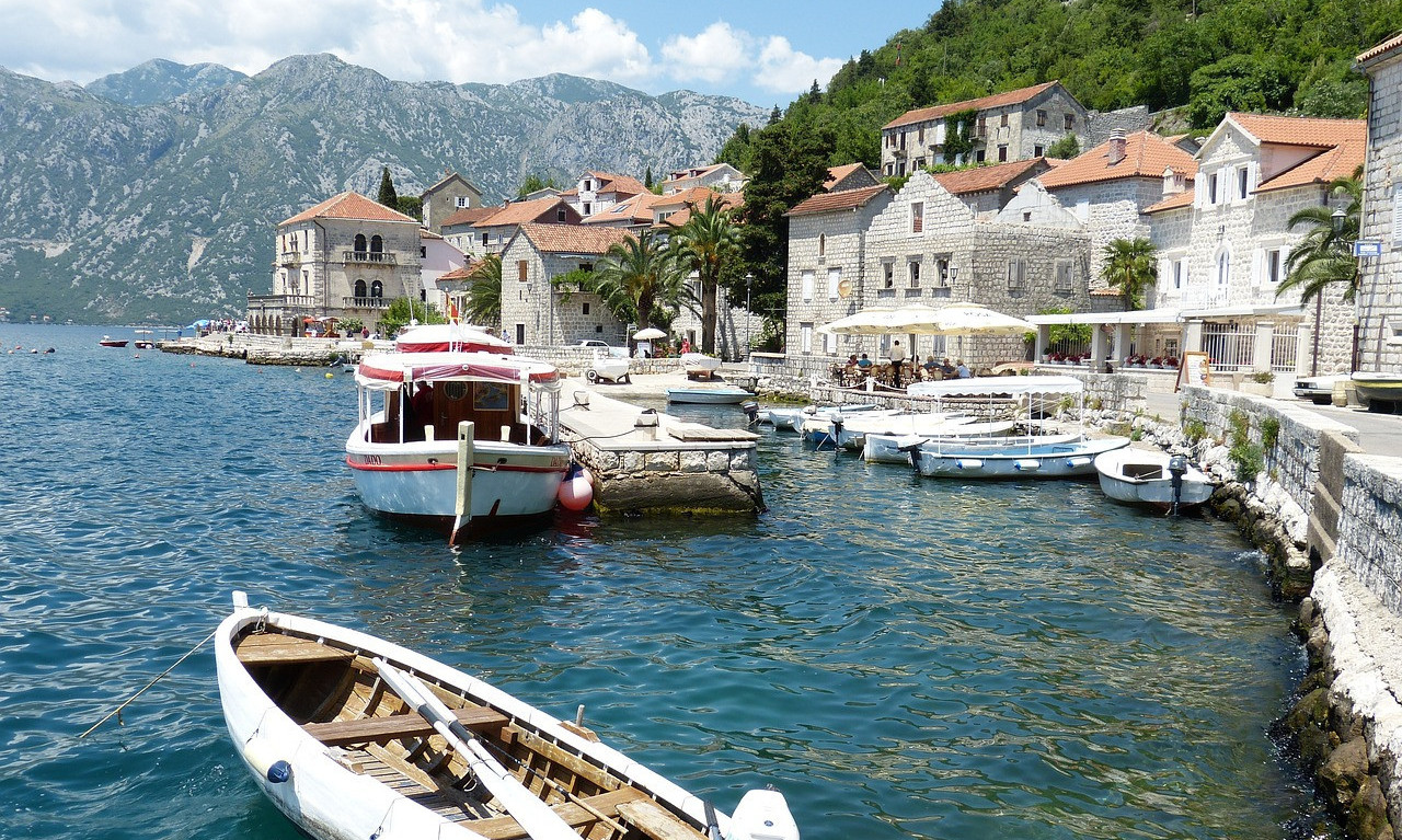 NOVI SNIMAK KITA U JADRANU Stigao je do Kotora, izdato upozorenje turistima i meštanima! (VIDEO)