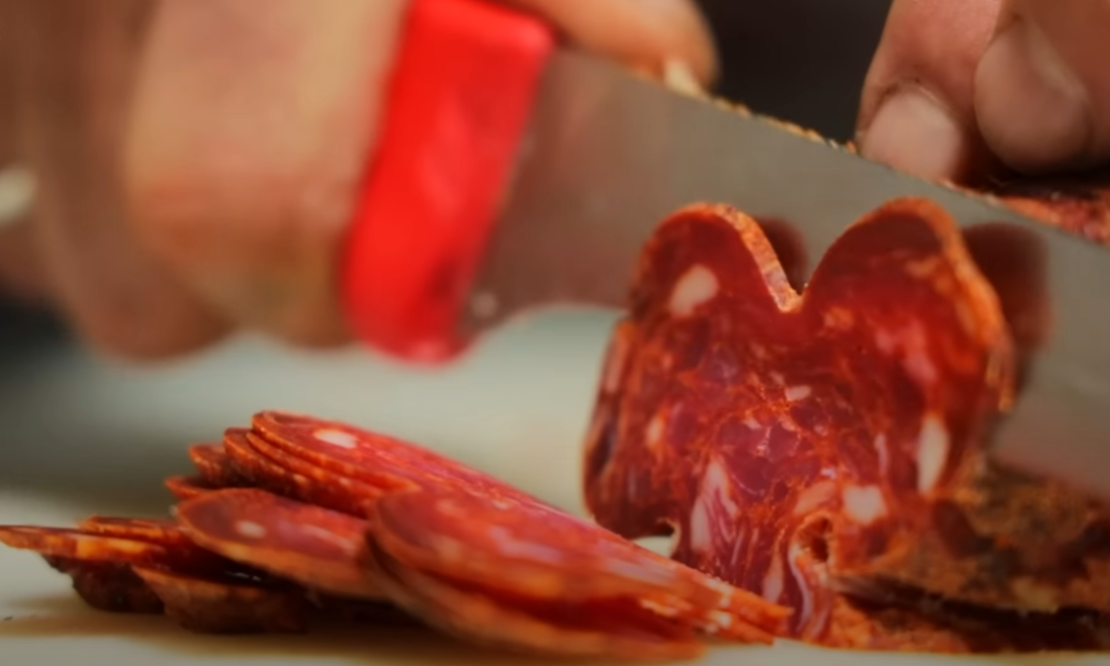 SA DIPLOMOM MOSKOVSKOG UNIVERZITETA VRATIO SE U LAĆARAK: Od mašine iz prošlog veka do prestižnog i prepoznatljivog brenda