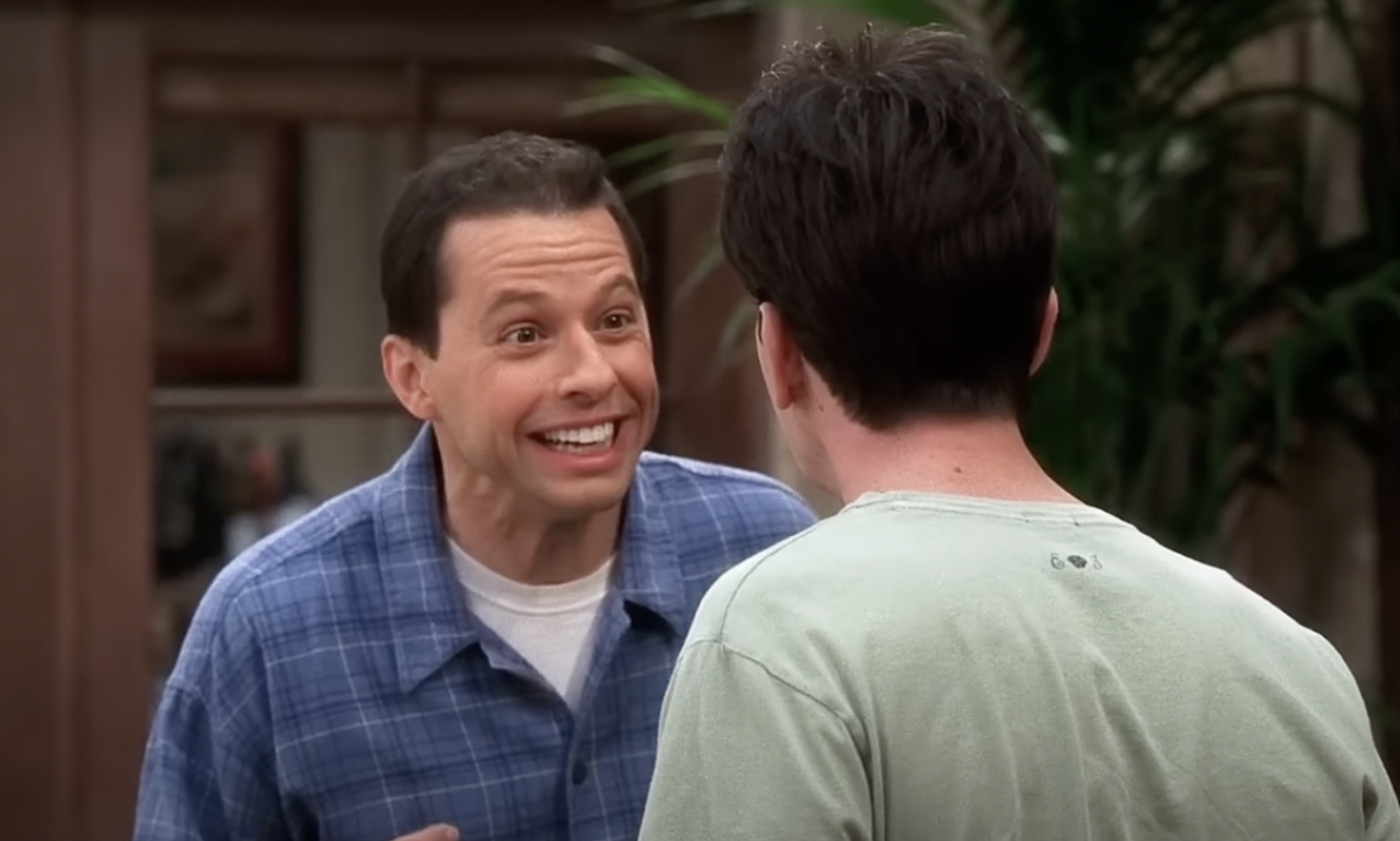 Sada je ĆELAV, sa brkovima i BRADOM: Alen iz "Dva i po muškarca" izgleda POTPUNO DRUGAČIJE