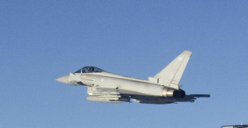 IGRAJU se RATA kao da im nije DOSTA Ukrajine: BRITANSKI borbeni avioni presreli RUSKE bombardere