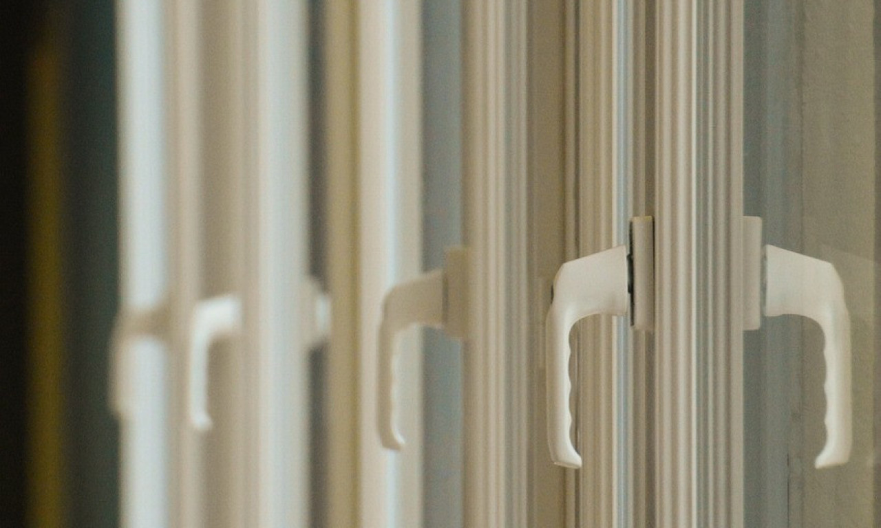 ĐEDOVIĆ HANDANOVIĆ U BAJINOJ BAŠTI: Građani dobili subvencije za izolaciju kuća, kupovinu stolarije...