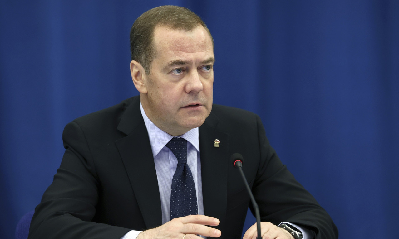 OTVORENA PRETNJA DMITRIJA MEDVEDEVA: Rusija će nastaviti da zauzima teritorije u Ukrajini