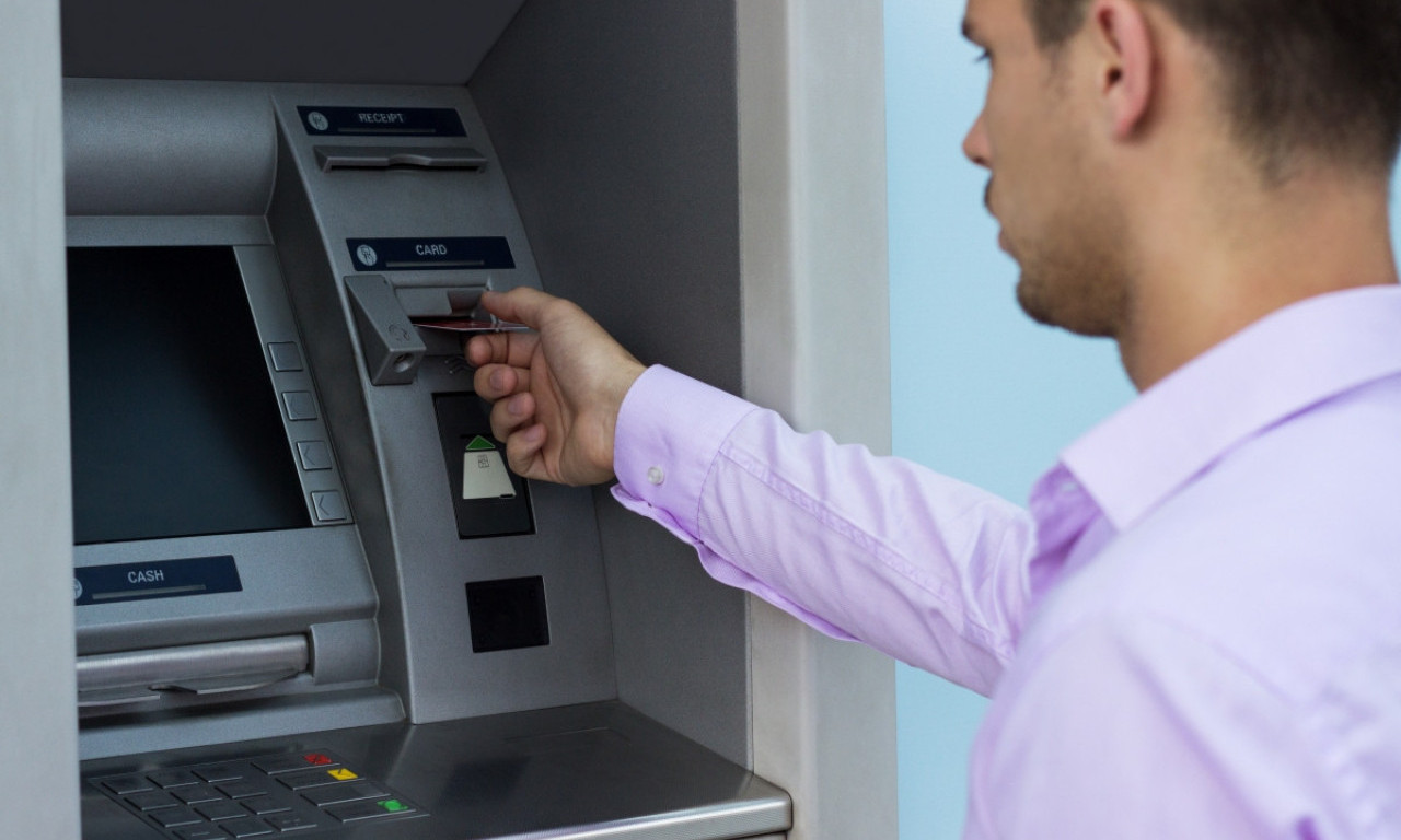 NEVOLJA RPED PRAZNIKE Ovde bankomati mogu ostati bez gotovine