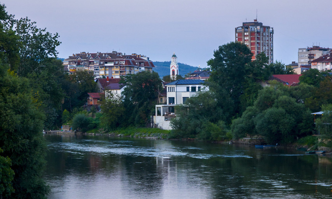 TITO SAGRADIO SOLITER od 14 spratova samo DA BI GA SAKRIO OD POGLEDA: ČUDESNA PRIČA o jednom od najviših ZVONIKA SRBIJE