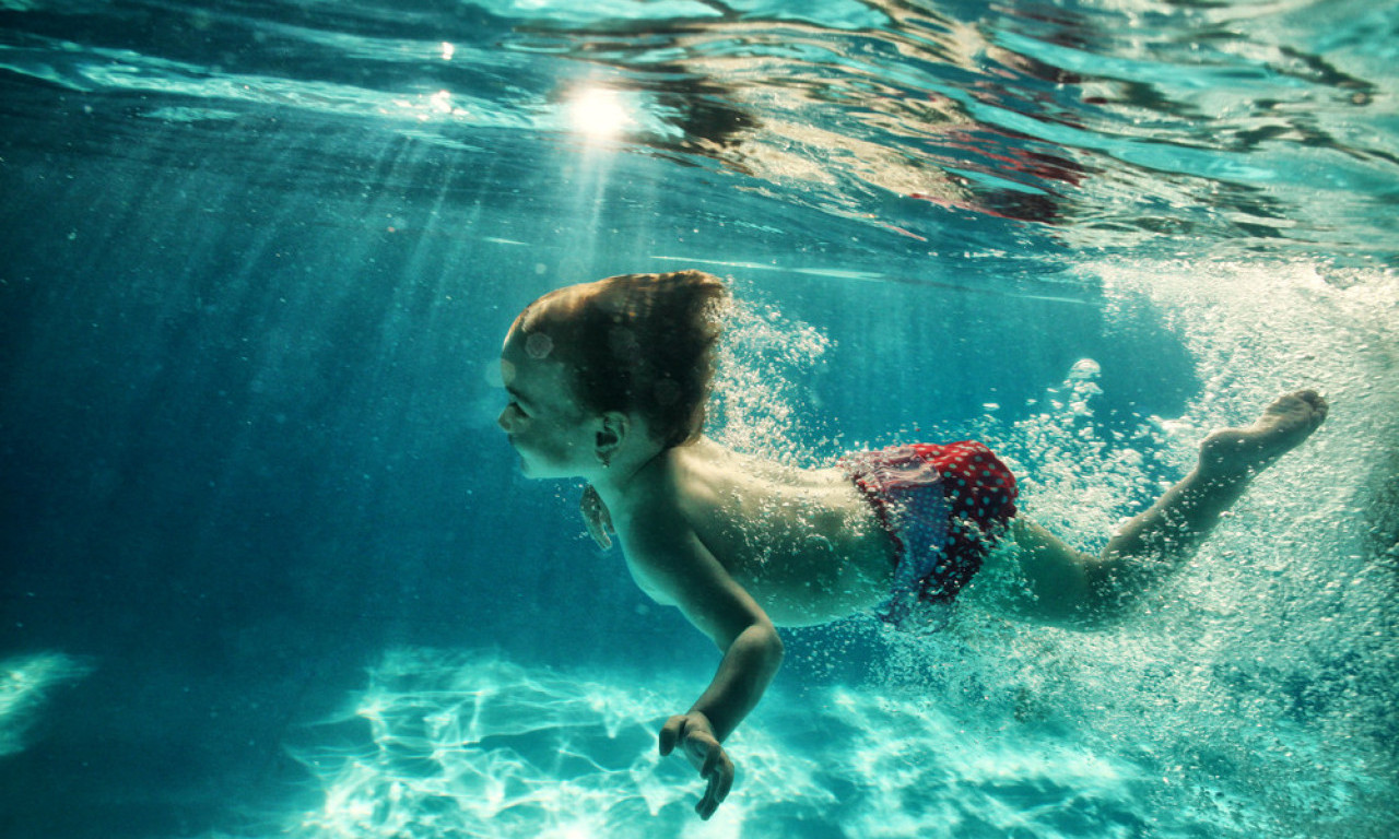 HOROR NA JEDNOM OD NAJLEPŠIH GRČKIH OSTRVA Dete (3) se utopilo u bazenu tokom dečijeg rođendana