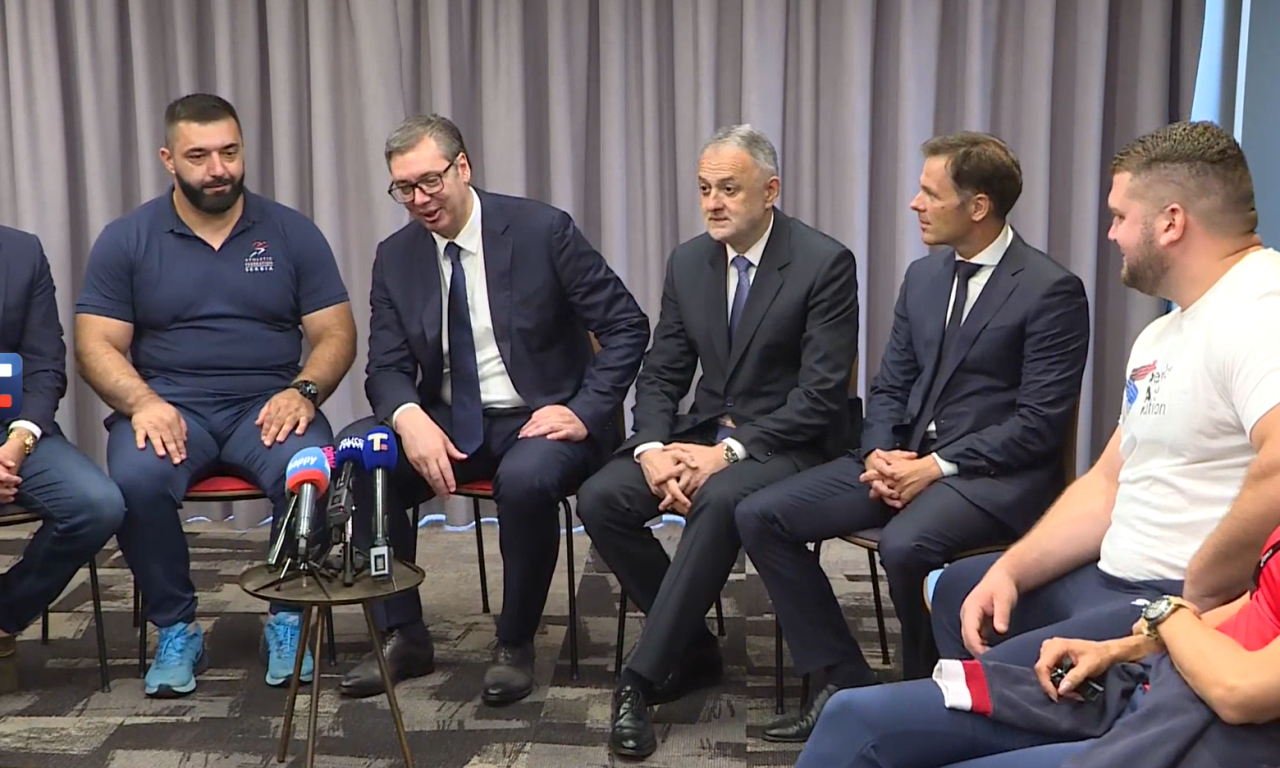 Vučić u Budimpešti poručio SRPSKIM ATLETIČARIMA: Gledam da i mi NAPRAVIMO STADIONE kao u MAĐARSKOJ