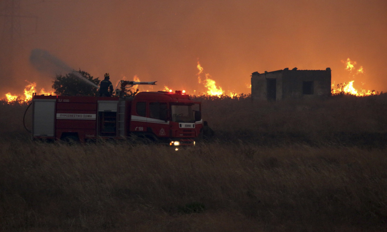 Grčka U PLAMENU: Za četiri dana izbilo 300 POŽARA, izgorelo 400.000 HEKTARA ZEMLJE