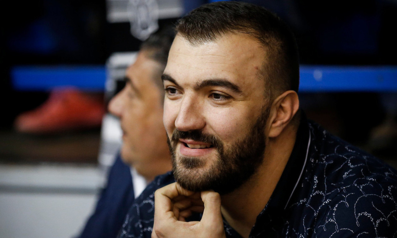 OŽENIO SE NIKOLA PEKOVIĆ Bivši košarkaš sudski još nije razveden, a pred oltar odveo drugu ženu