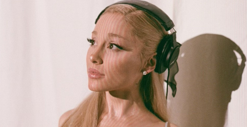 Kakav SPEKTAKL: Ariana GRANDE proslavlja deceniju DEBITANTSKOG albuma, fanovi će "OTKINUTI" kada vide KAKO