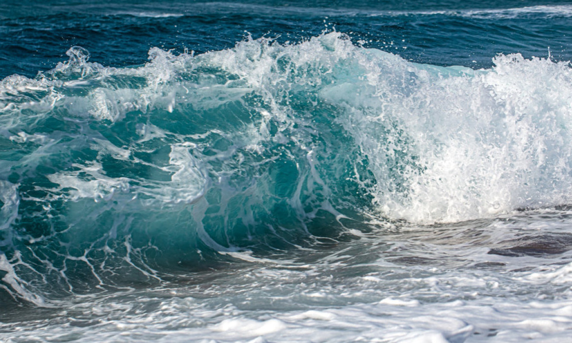 Samo NAJHRABRIJI mogu da ukrote OVE TALASE: Najopasnije PLAŽE u GRČKOJ koje Srbi obožavaju