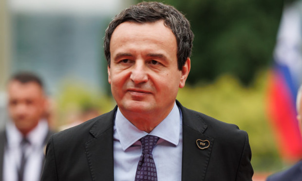 KURTI TRAŽI VUČIĆEVU GLAVU Golum iz Prištine bi da sudi Srbiji za "Sarajevo safari", tvrdi da "Žuta kuća" nije postojala
