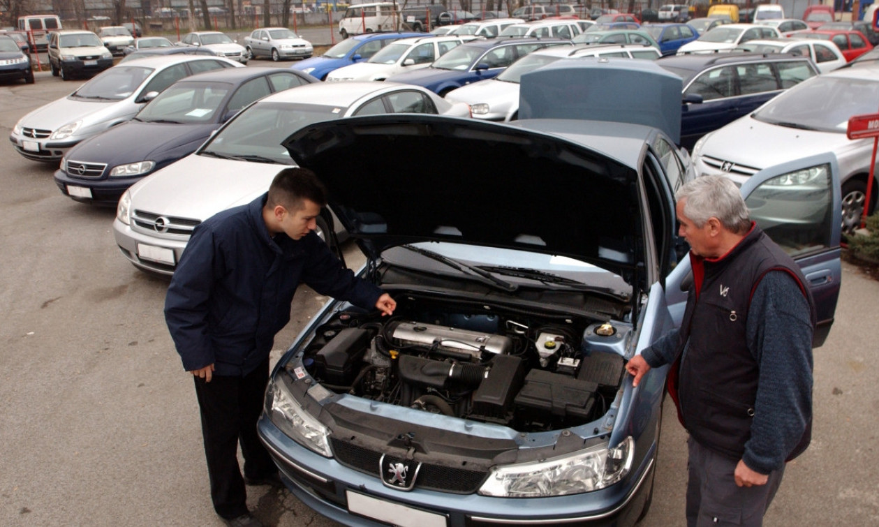 SRBI IH MASOVNO VOZE, A MAJSTORI IH PSUJU! Spisak automobila koje treba da zaobiđete