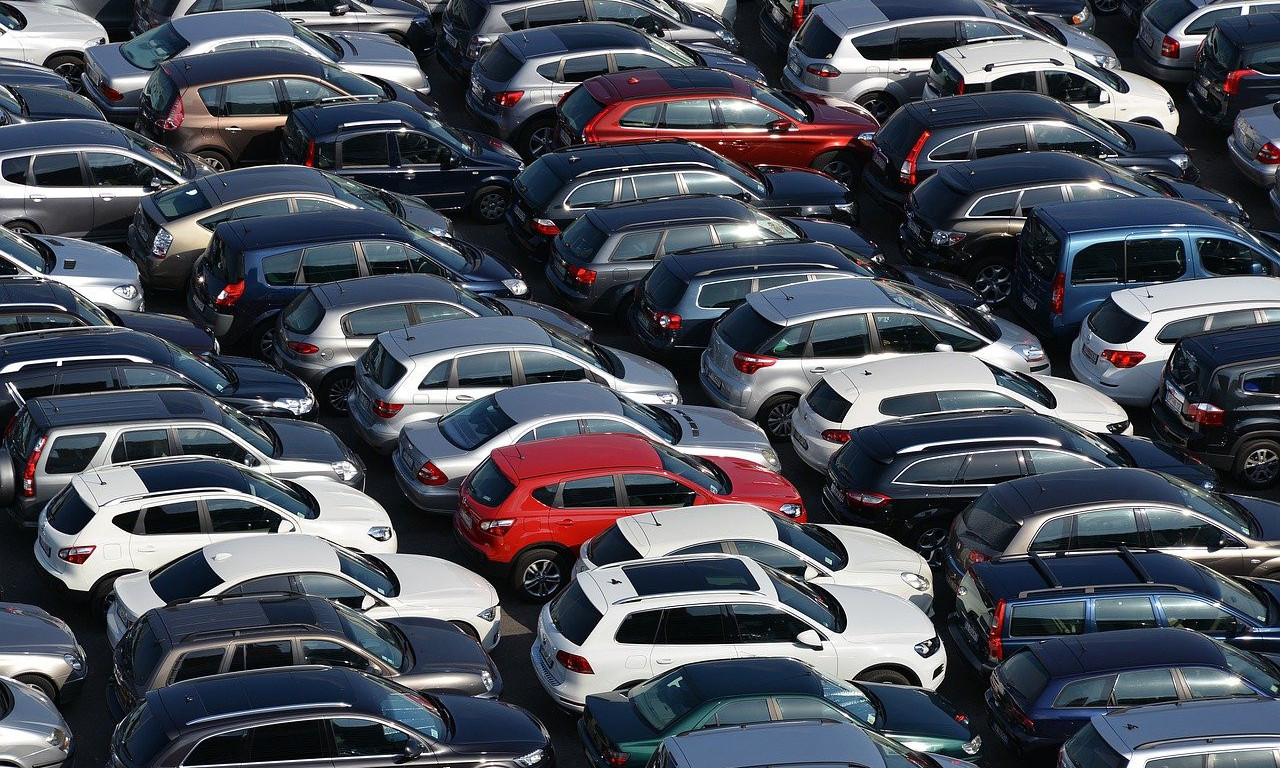 UKOLIKO VAM JE AUTOMOBIL BELE ILI CRNE BOJE LAKŠE ĆETE GA PRODATI Evo zašto se ređe prodaju vozila jarkih boja