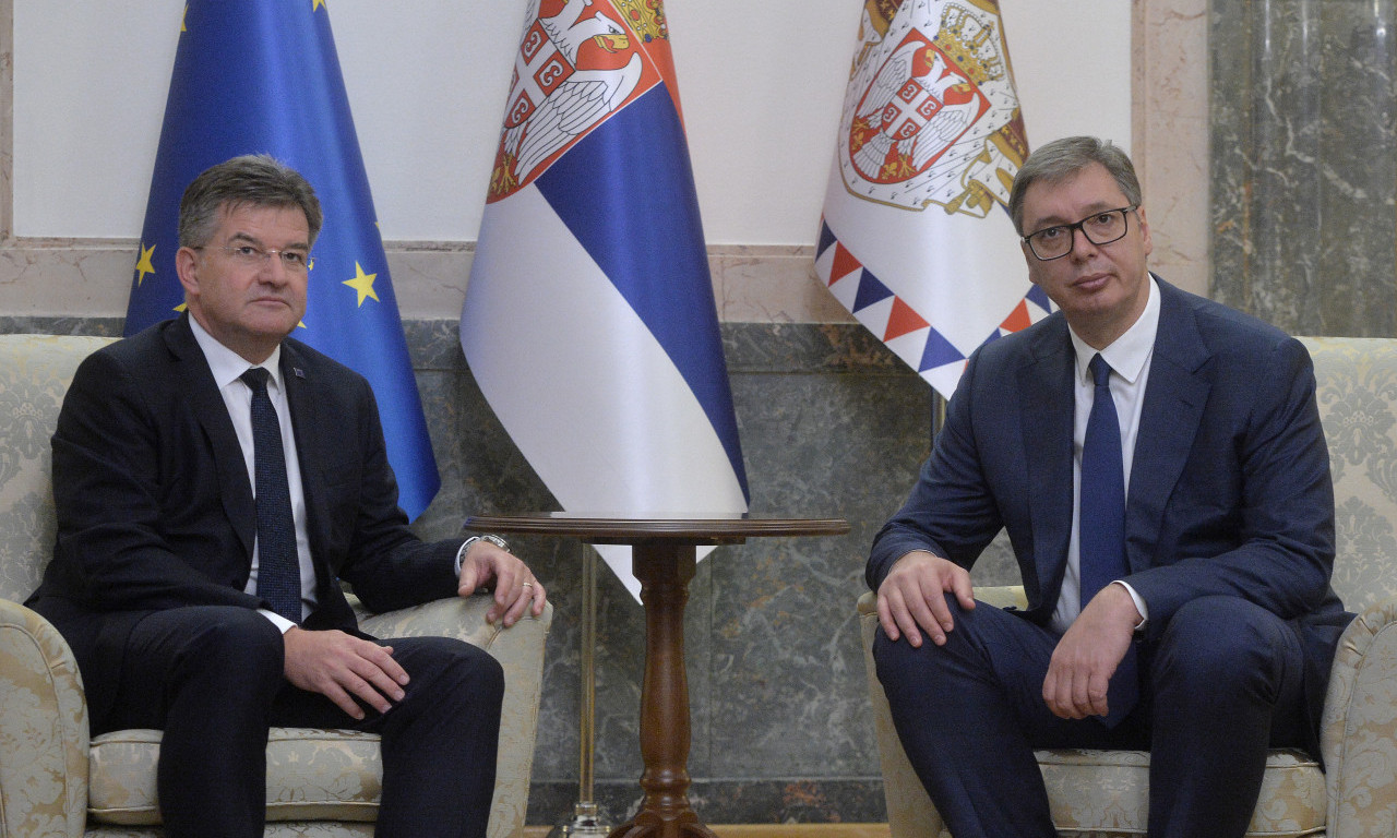 Počeo VAŽAN SASTANAK u Beogradu! Vučić se sastao sa Lajčakom (FOTO)