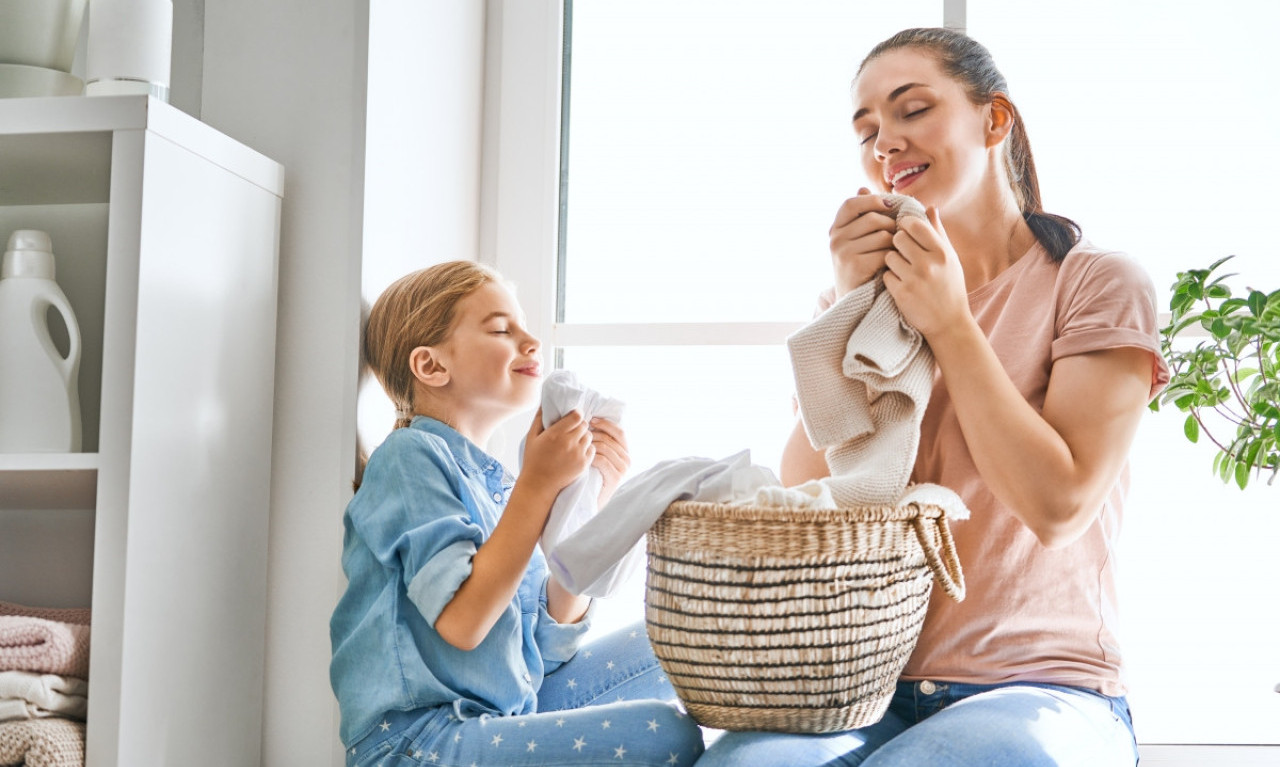 DA VEŠ MIRIŠE KAO IZ REKLAME, ŠTO DA NE Dodajte samo par kapi ovoga i to vam je rešeno!