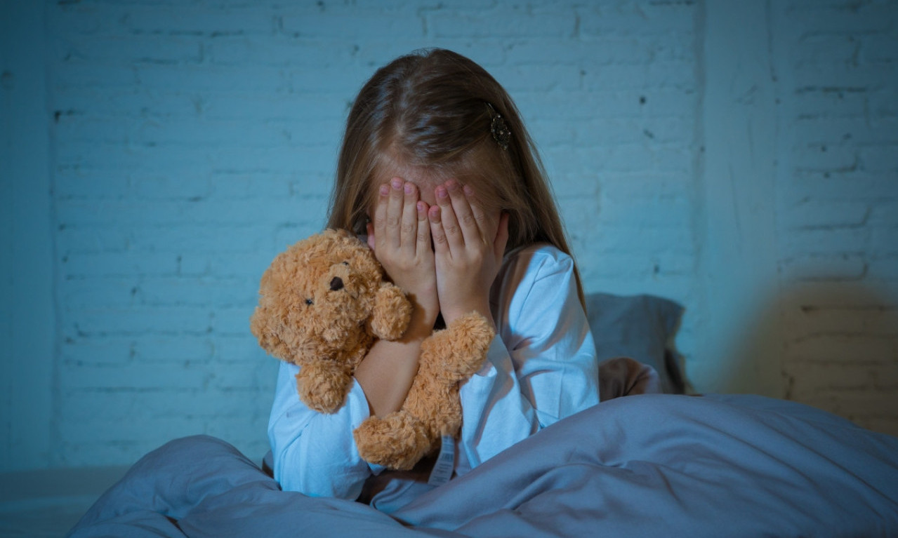 MAMIN DEČKO SILOVAO DEVOJČICU (6) Detalji zlostavljanja u Kraljevu: Evo šta je monstrum priznao