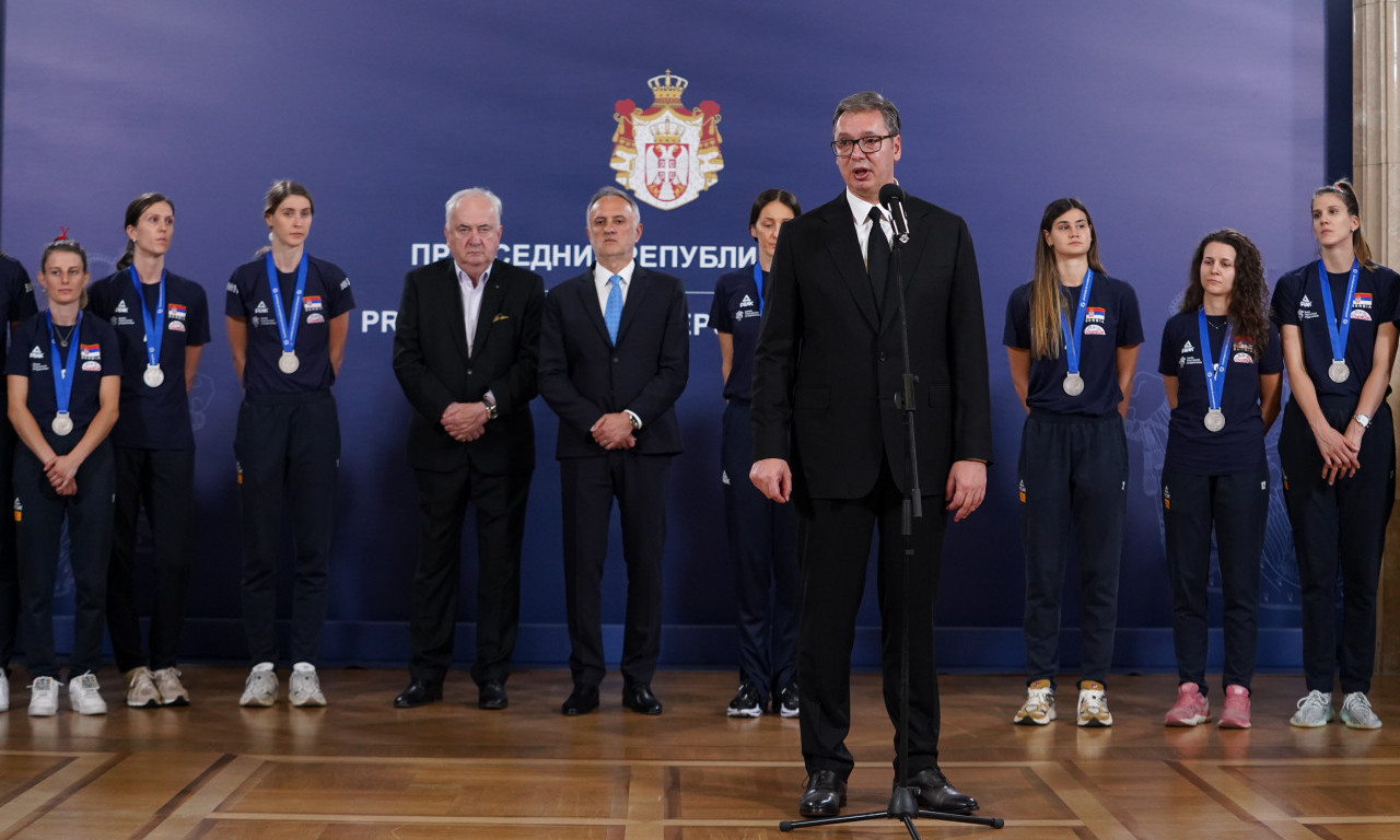 Vučić primio ODBOJKAŠICE SRBIJE, srebrne GRACIJE sa Evropskog PRVENSTVA: Za zlato iz PARIZA nagrada možda i 200.000 EVRA