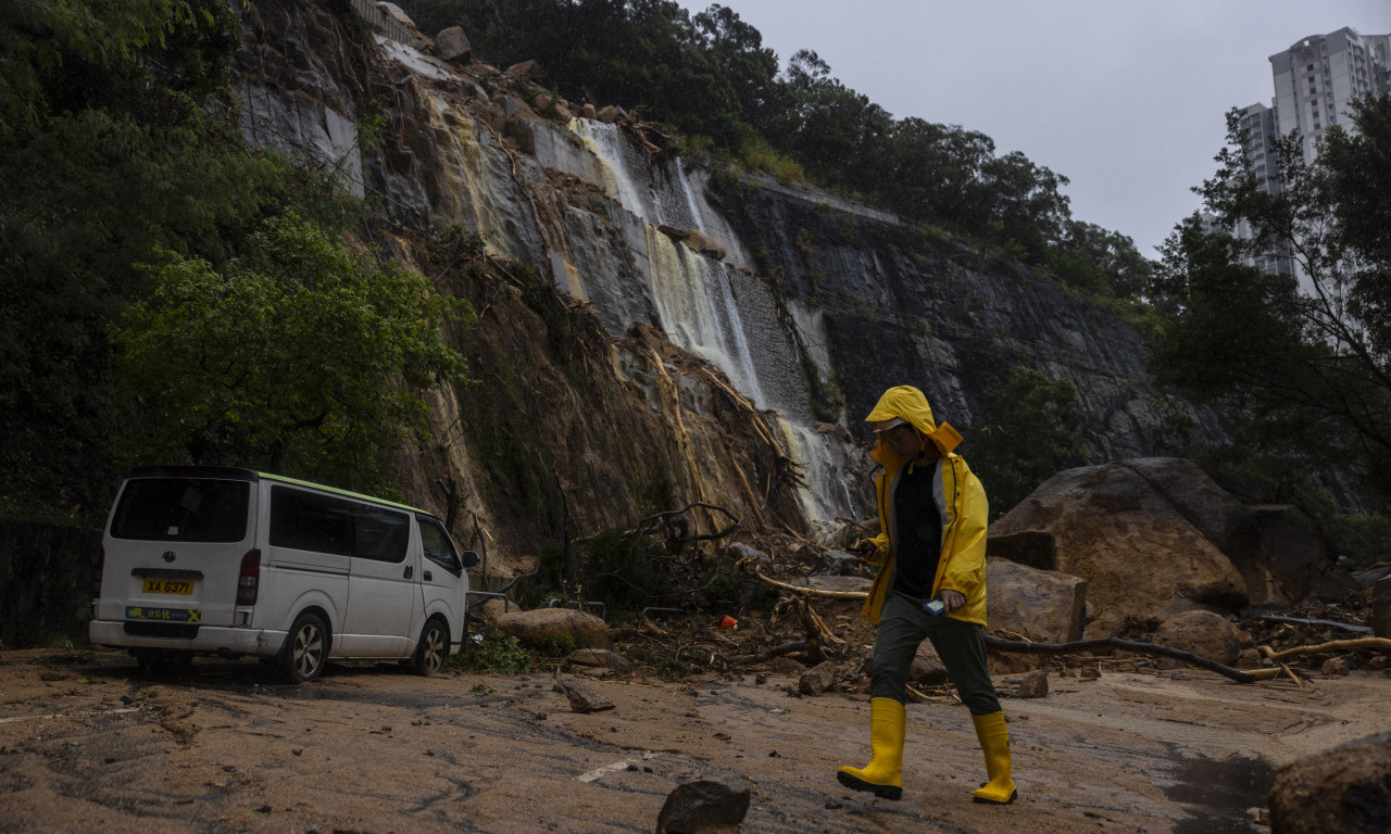 CRNO UPOZORENJE u Hongkongu: Najveće padavine za 140 godina, ceo grad pod vodom, ZATVORENE ŠKOLE I BERZA