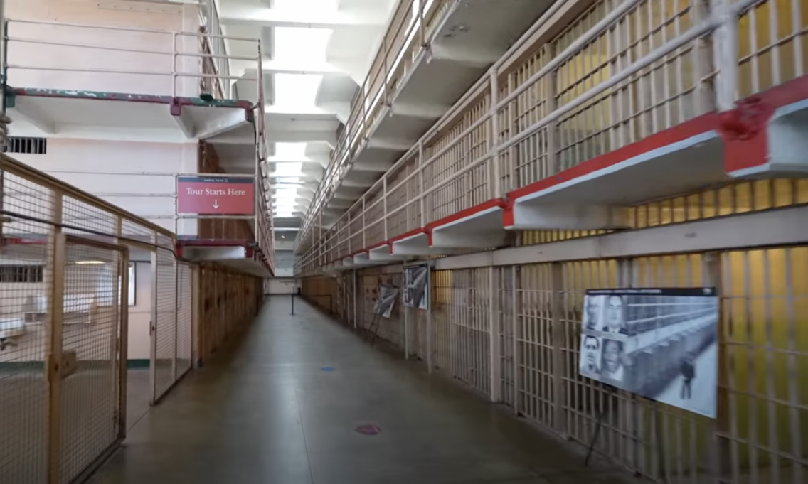 NEOBJAŠNJIVE TAJNE zatvora ALKATRAZ: Nagle promene temperature, misteriozni zvuci i AVETI na fotografijama TURISTA