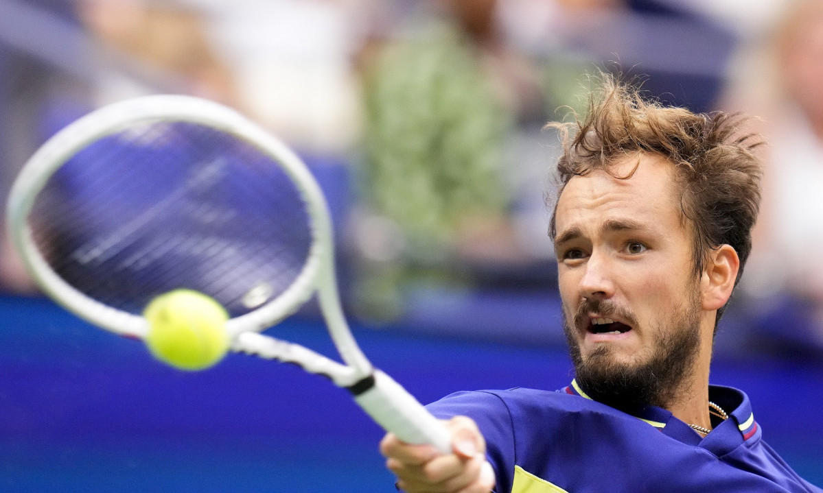 NAJLUĐA ZAVRŠNICA GODINE Medvedev sve porazbijao nakon šokantnog poraza! O ovoj sceni priča svet (VIDEO)