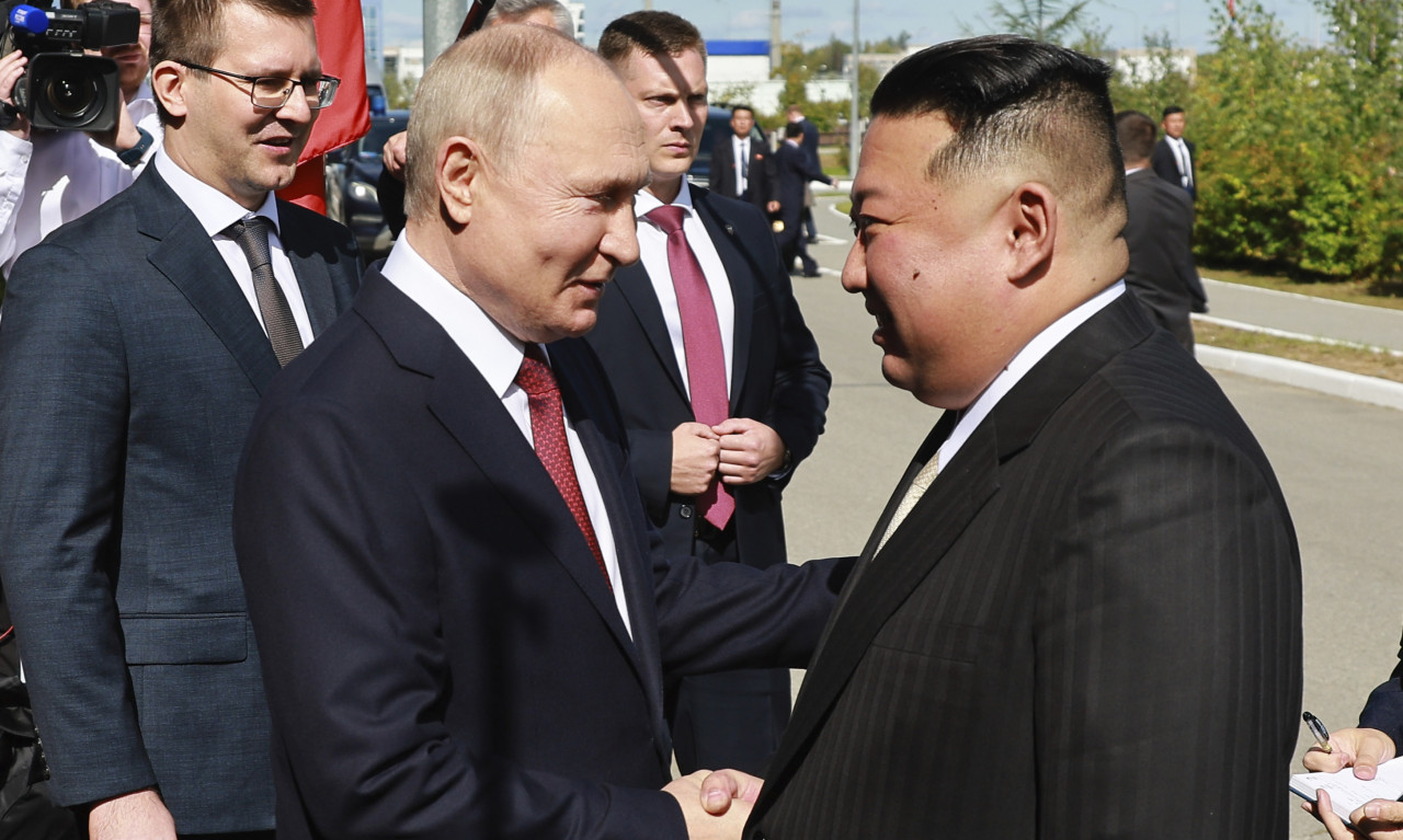 NAPRAVLJEN PAKT od koga DRHTI SVET: Putin pomaže Kimu da gradi SVEMIRSKE SATELITE