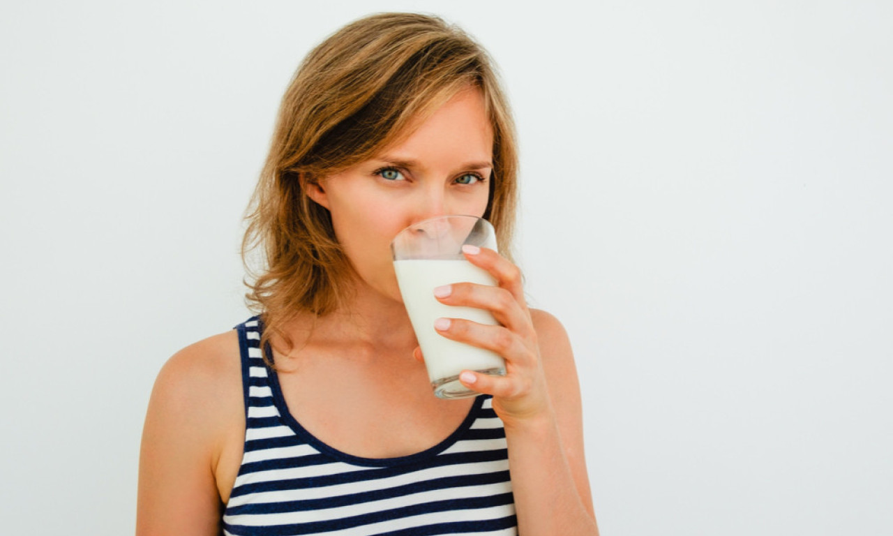 HITNO UPOZORENJE NUTRICIONISTE: Pijenje majčinog mleka veoma opasno