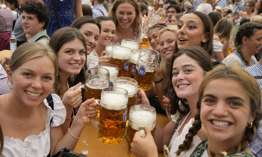 Ove godine Oktoberfest mnogi će samo posmatrati zbog "jačih" cena...ili svratiti u VREME RUČKA...