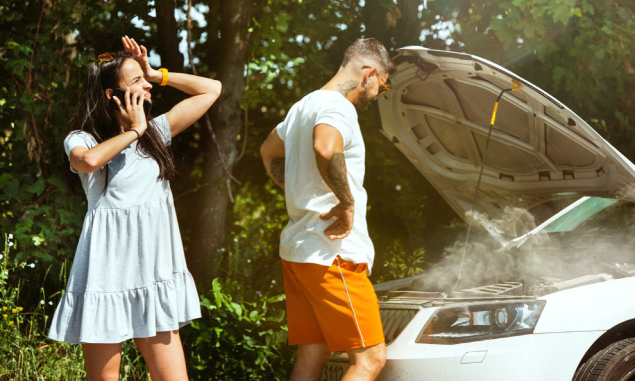 CRNOGORCI SA DECOM OSTALI NA PUTU: Nisu mogli da veruju šta im je jedan Srbin uradio!