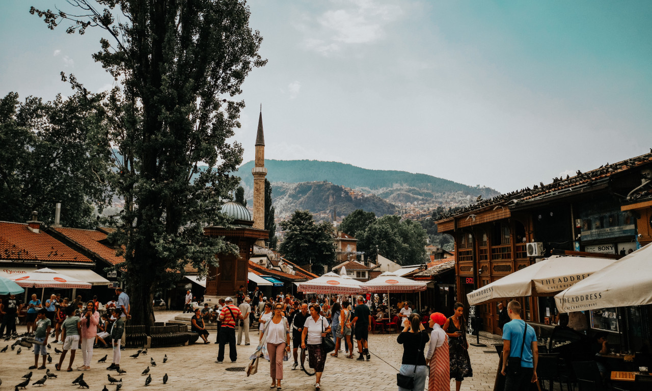 TURISTIMA GREŠKOM PASOŠI BAČENI U SMEĆE! Sve se odigralo u gradu u koji često putujemo