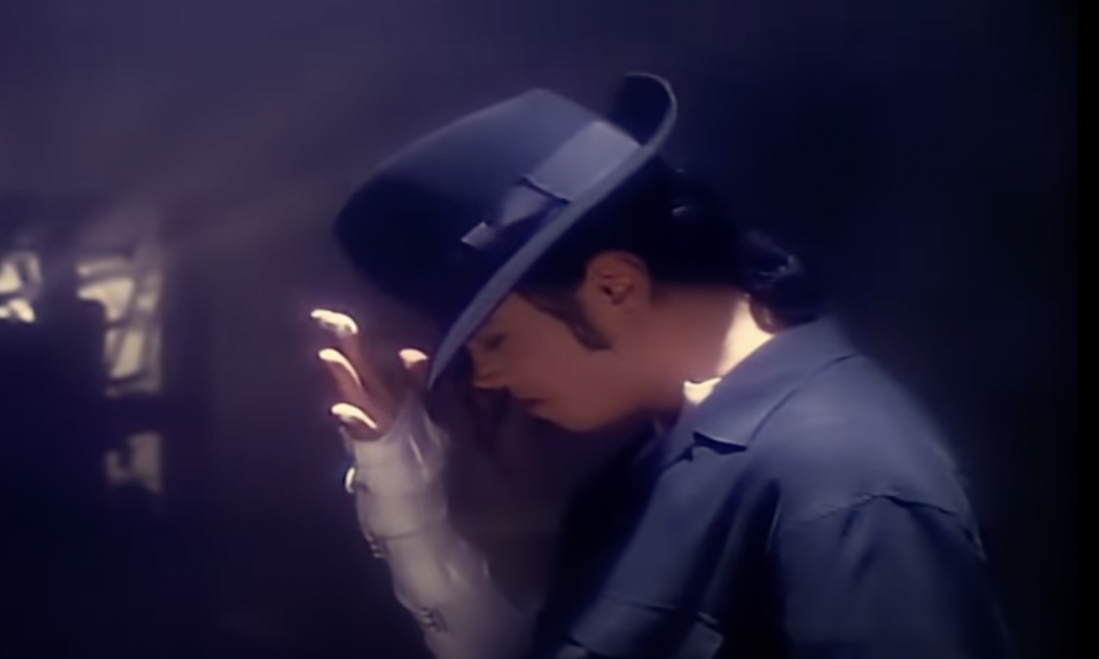 Prodaje se ŠEŠIR koji je MAJKL DŽEKSON nosio kad je izveo prvi "MOONWALK"