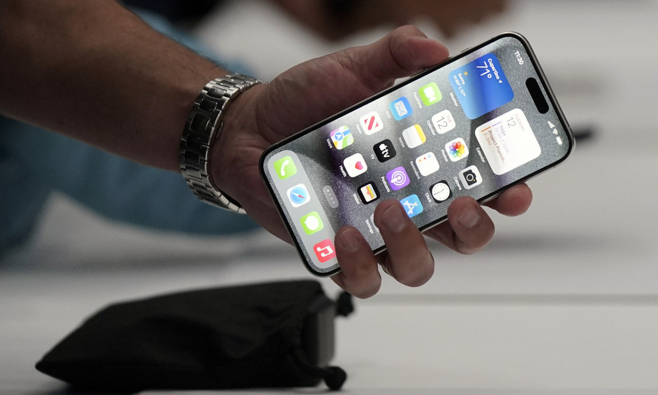 DA LI LJUDIMA U SRBIJI TREBA TELEFON? Nećete verovati šta su pokazali novi podaci - pogledajte ovo!