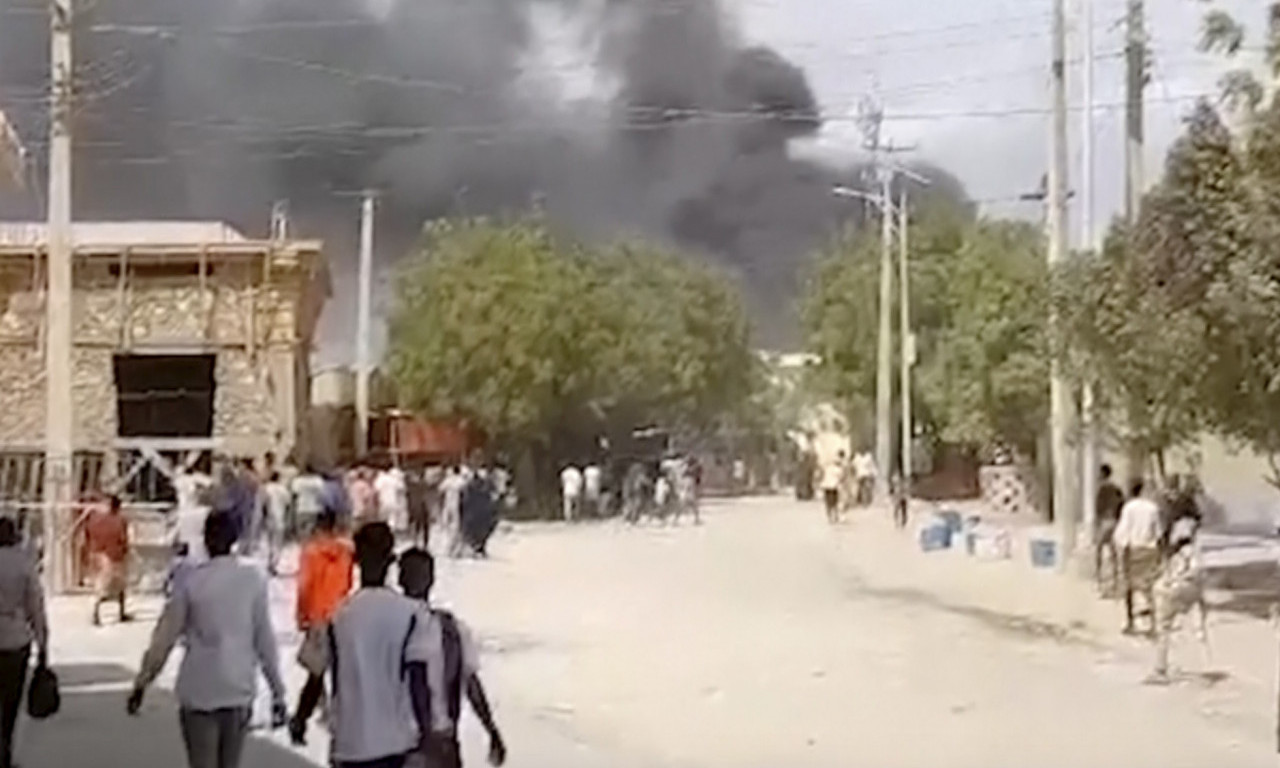 Najmanje 15 osoba poginulo u BOMBAŠKOM NAPADU u Somaliji