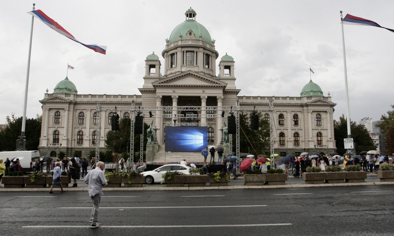 Završen protest DELA OPOZICIJE ispred RTS-a, odblokiran saobraćaj u centru Beograda