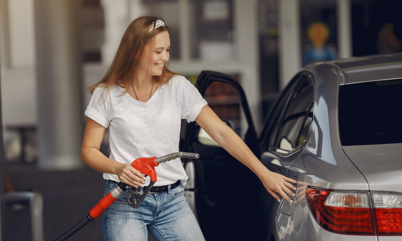 CENA BENZINA PONOVO PADA! Vozači, imamo odličnu vest, evo koliko ćete plaćati gorivo sledeće nedelje