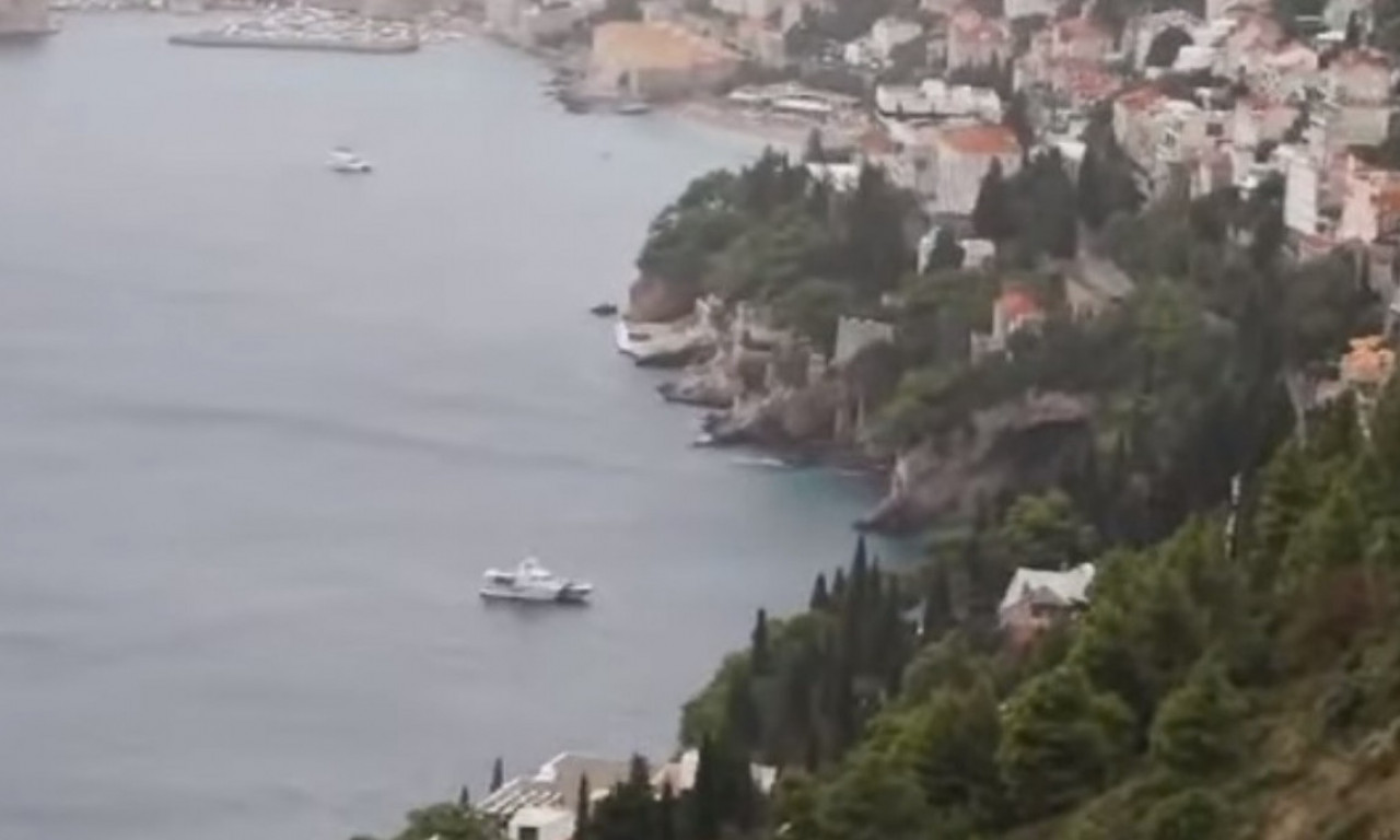 Potraga za DVE OSOBE u MORU kod Dubrovnika: Prevrnuli se kajaci, osmoro ljudi SPAŠENO