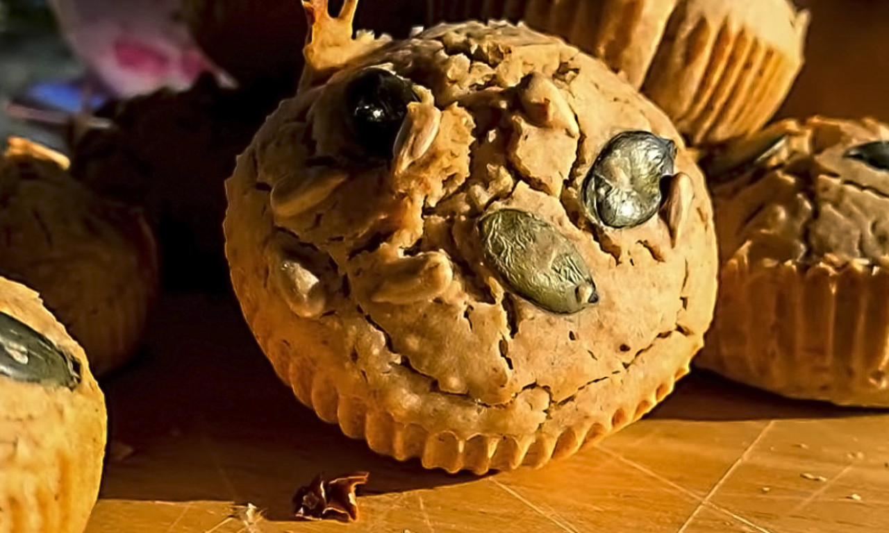 Dobrojutarnje VIKEND ĐAONIJE: Zdravi INTEGRALNI MAFINI sa semenkama