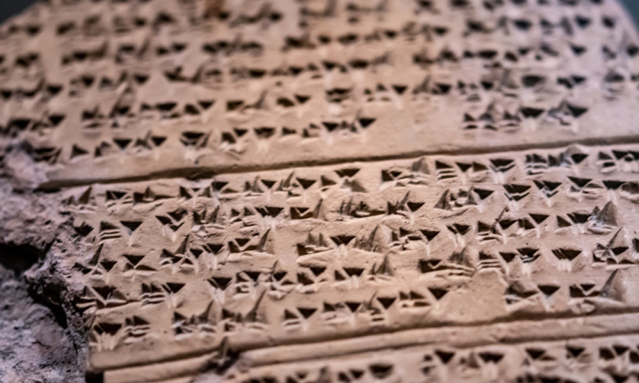 Najveća OBMANA U ISTORIJI: PITAGORINA TEOREMA pronađena na glinenoj ploči 1.000 godina STARIJOJ od Pitagore