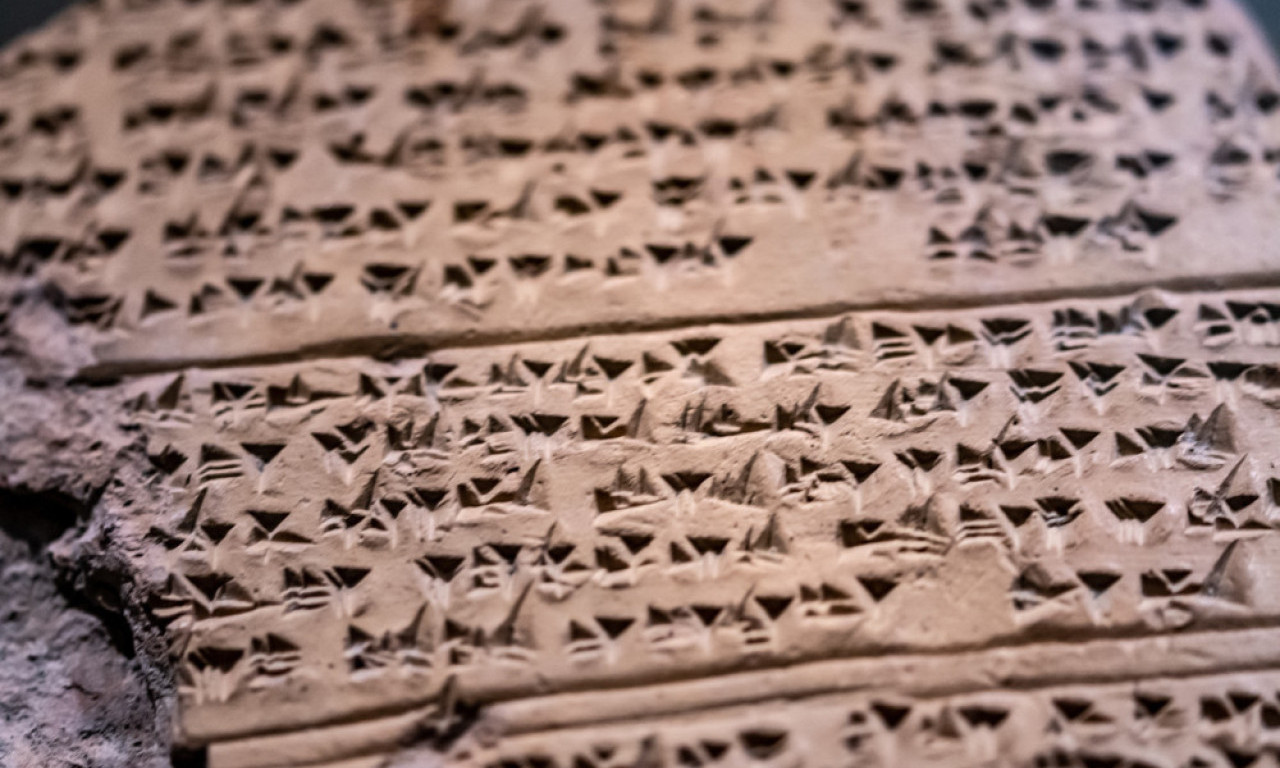 Najveća OBMANA U ISTORIJI: PITAGORINA TEOREMA pronađena na glinenoj ploči 1.000 godina STARIJOJ od Pitagore