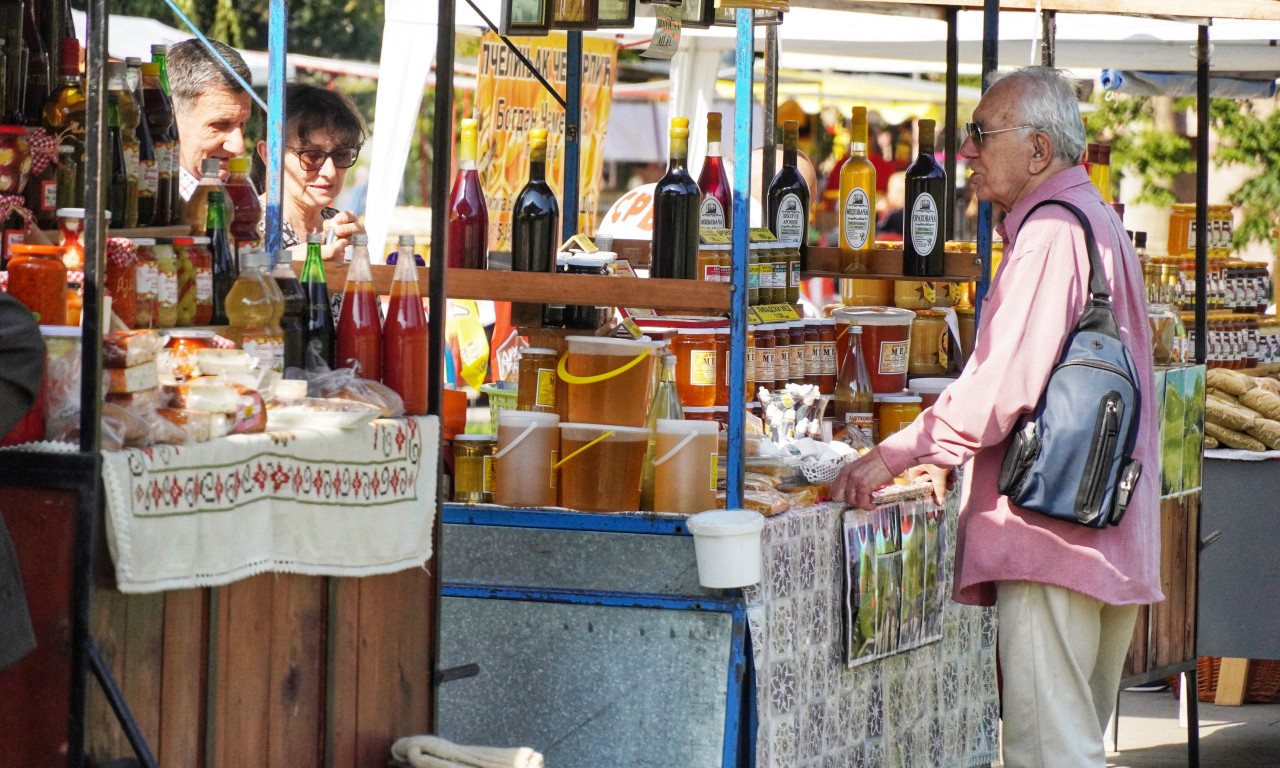 "Vilenjaci" sa ĐERMA najbolje znaju ODGOVOR na pitanje - može li da se živi od PIJAČNE TEZGE?