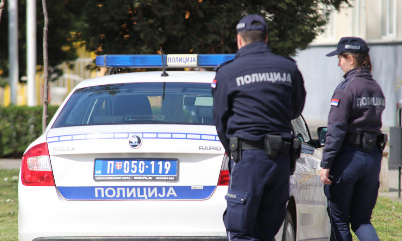 UŽAS NA KONJARNIKU! Dečaci se potukli u centru Beograda, jedan uboden nožem u nogu
