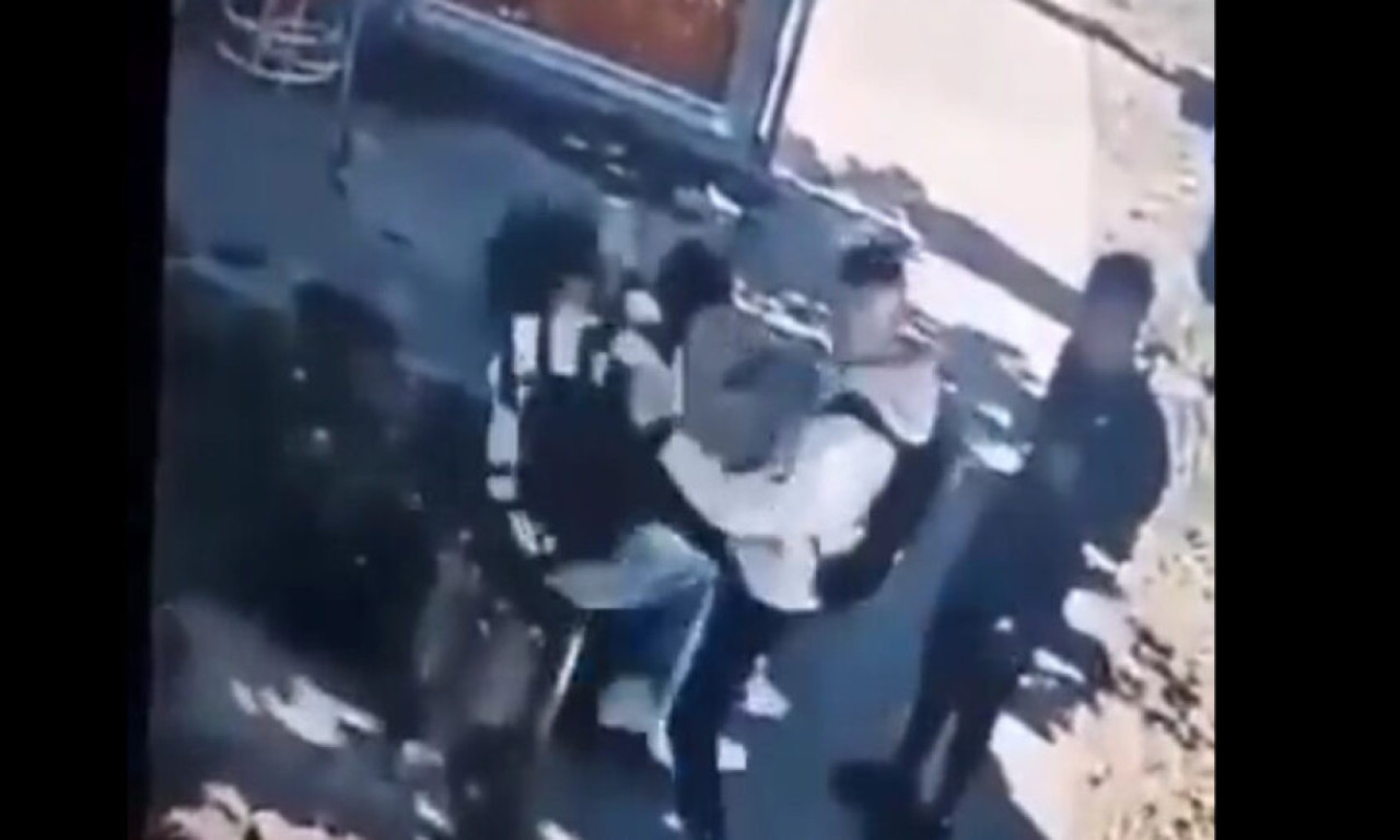 POLICIJA o snimku vršnjačkog nasilja: Osumnjičeni DEČAK je PROCESUIRAN, desilo se 100 metara od škole