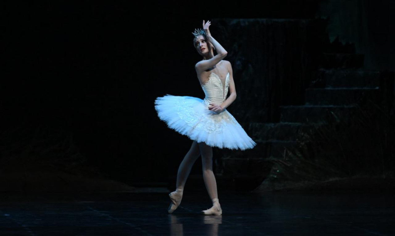 ZVEZDA bugarskog baleta Marta PETKOVA gostuje u "Labudovom jezeru" u Narodnom pozorištu