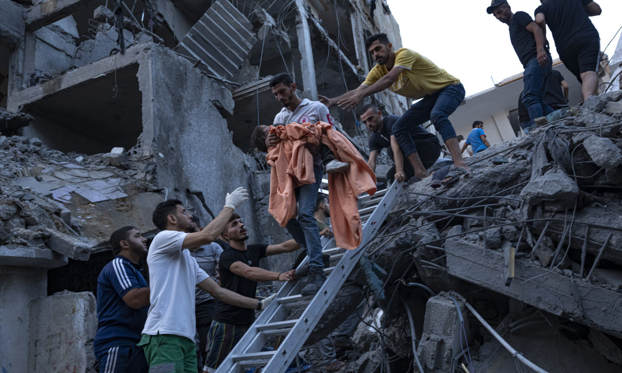 RAT PRETVORIO GAZU U GROBLJE DECE! Priče od kojih ćete se NAJEŽITI: Svaki dan plačemo dok ih UMOTAVAMO u POKROV