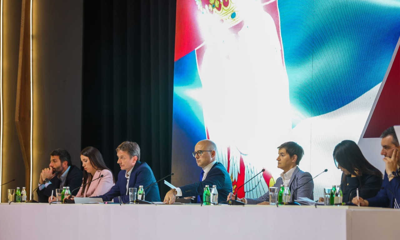 SNS održao SEDNICU Glavnog odbora: Darko GLIŠIĆ je ponovo izabran za PREDSEDNIKA Izvršnog odbora