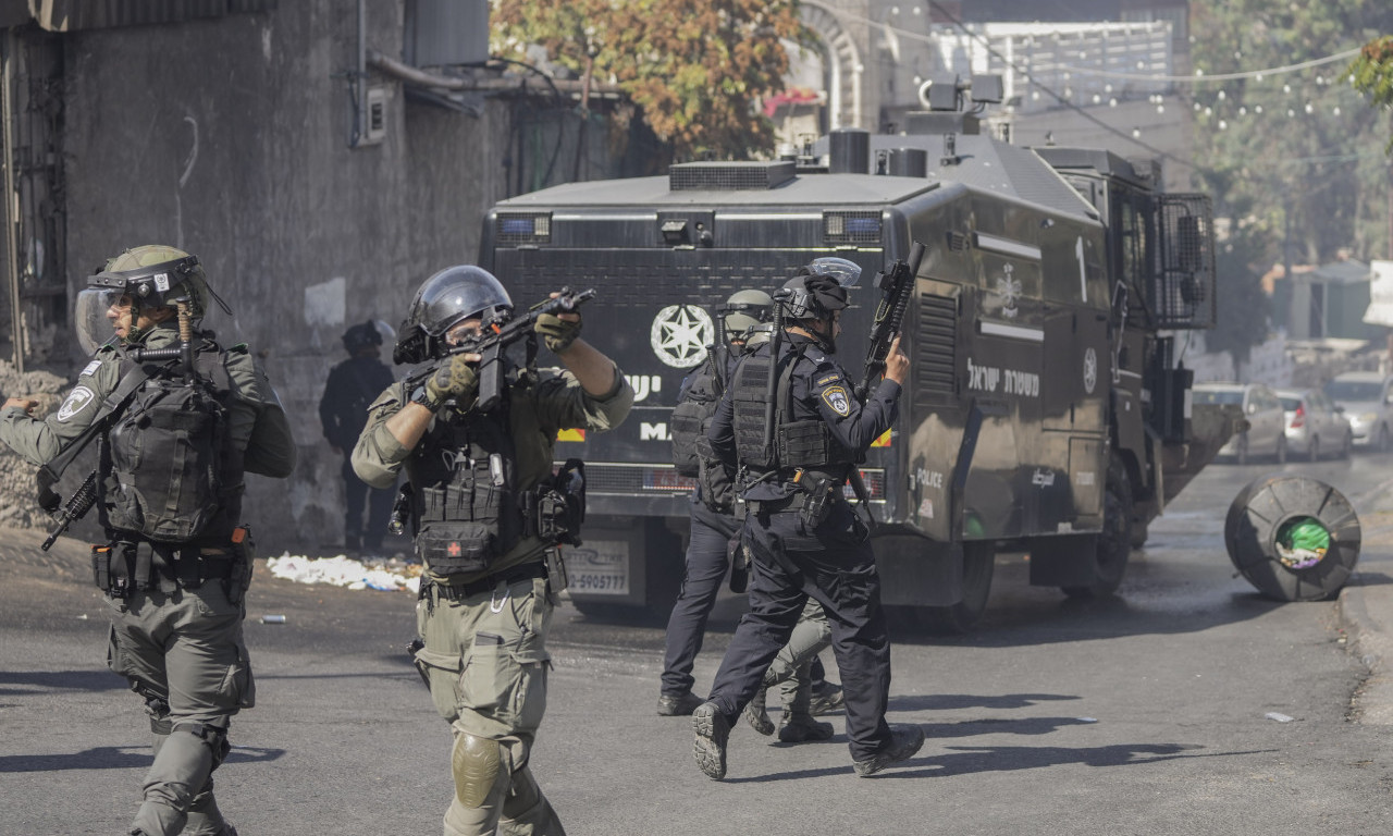 TERORISTIČKI NAPAD U JERUSALIMU: Ranjena dva izraelska policajca, UBIJENI NAPADAČ imao samo 16 godina
