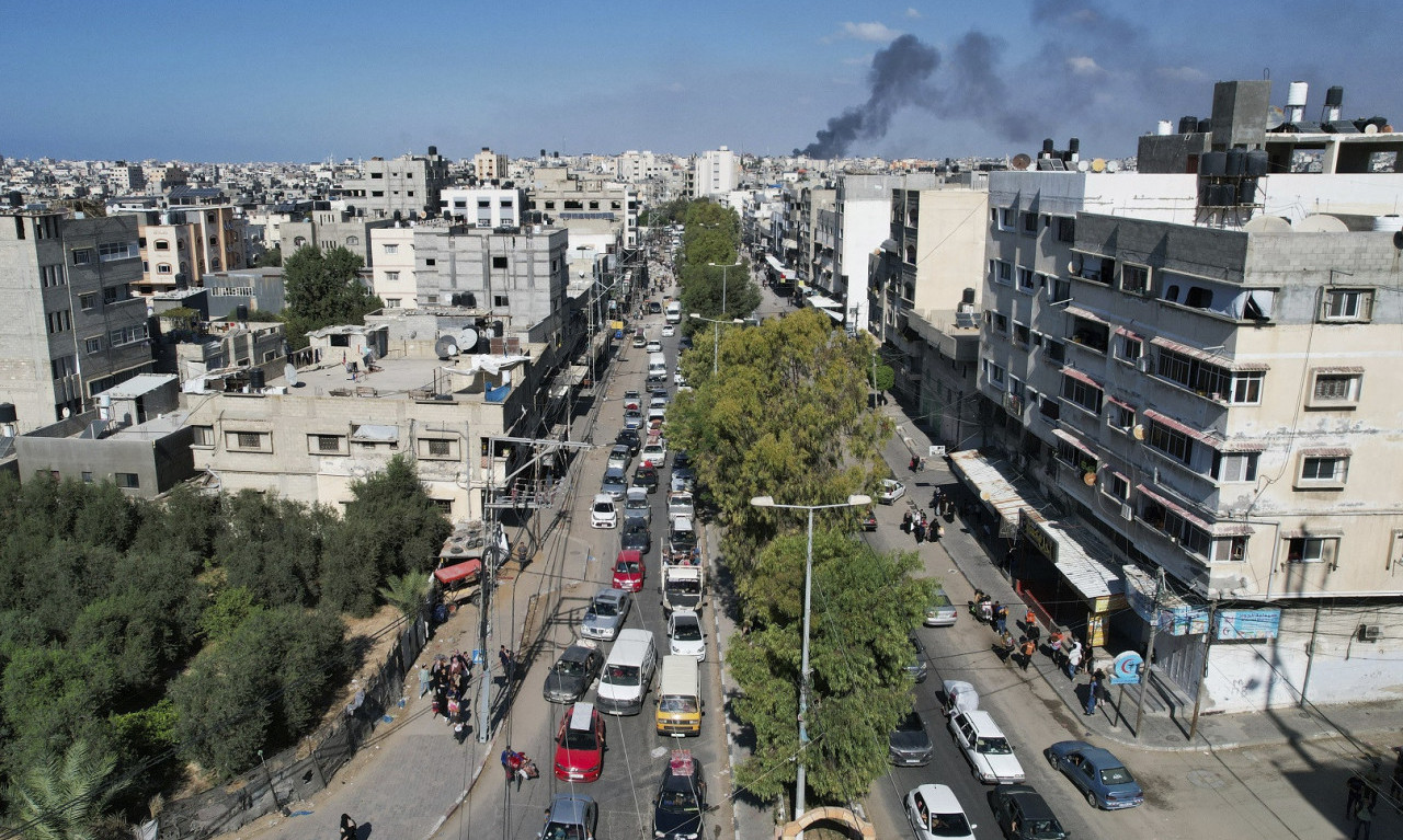 PALESTINCI beže iz Gaze pod BOMBAMA: IRAN i LIBAN pozivaju na HITAN sastanak ISLAMSKIH zemalja zbog "zločina Izraela"