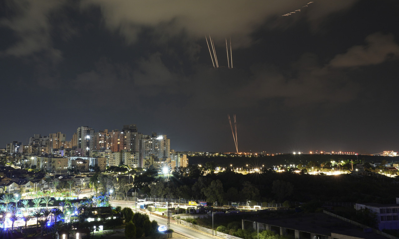GAĐAN TEL AVIV: Rakete PADALE iz Pojasa GAZE i SIRIJE, izraelska vojska ŽESTOKO odgovorila